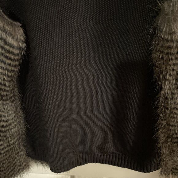 Maurice’s Faux Fur Vest Size 1 Open Front Striped Knit Back Crew Neck - Picture 11 of 11